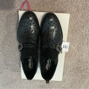 HELLE COMFORT BLACK & GRAY LEATHER & SUEDE STYLISH SHOES SIZE 6.5